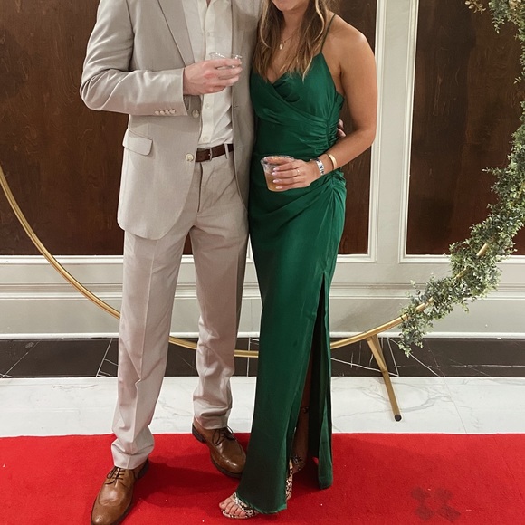 Green formal dress - Picture 2 of 2